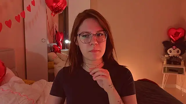 Mia Luw online show from 9, 2, 2026