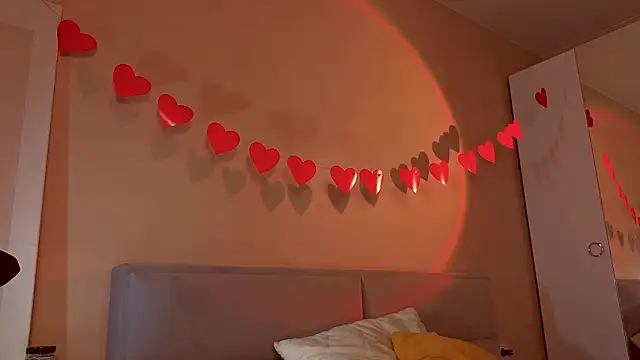 Mia Luw online show from 28, 2, 2026