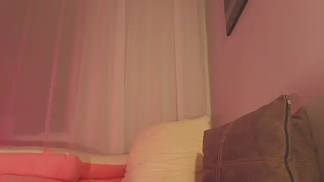 Snapshot of Mia_Luw chatting on 14, 6, 2026 Mia Luw online show from 14, 6, 2026