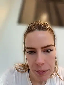Snapshot of oliviafranciis chatting on 15, 7, 2026 oliviafranciis online show from 15, 7, 2026