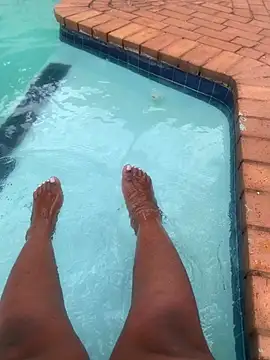 Cuddle Bear online show from 14, 1, 2026