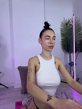 Snapshot of Celine_Roxelle chatting on 11, 11, 2025 Celine Roxelle online show from 11, 11, 2025