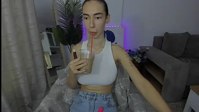 Snapshot of Celine_Roxelle chatting on 27, 9, 2025 Celine Roxelle online show from 27, 9, 2025