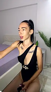 Celine Roxelle online show from 5, 7, 2026