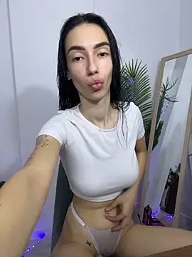 Snapshot of Celine_Roxelle chatting on 9, 10, 2025 Celine Roxelle online show from 9, 10, 2025