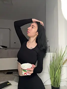 Celine Roxelle online show from 12, 1, 2026