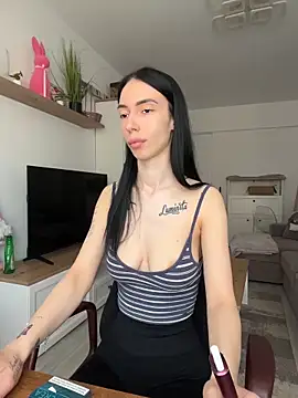 Celine Roxelle online show from 25, 4, 2026