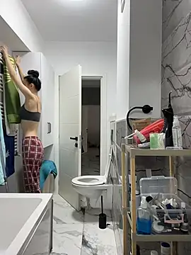 Celine Roxelle online show from 8, 4, 2026