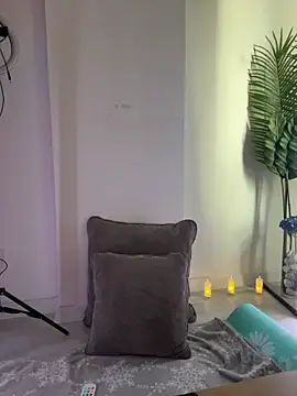 Snapshot of Celine_Roxelle chatting on 13, 11, 2025 Celine Roxelle online show from 13, 11, 2025