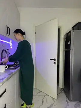 Celine Roxelle online show from 8, 1, 2026