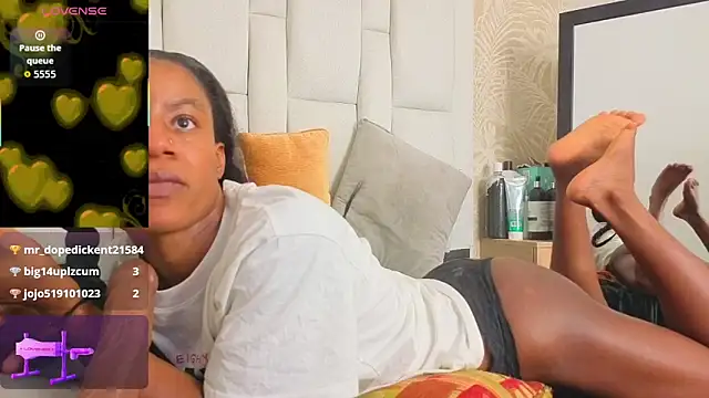 dafnnelewis online show from 11, 5, 2026