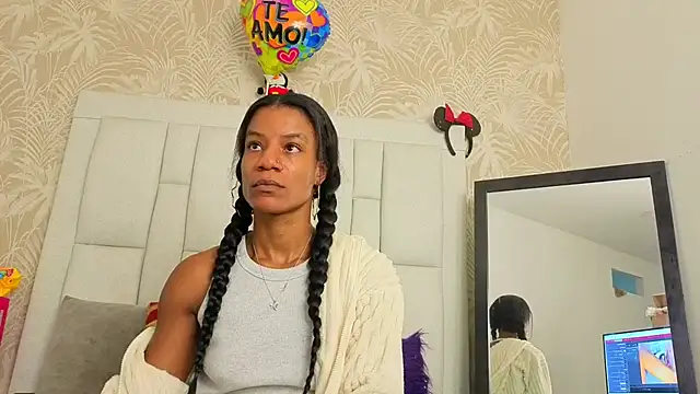 dafnnelewis online show from 20, 4, 2026