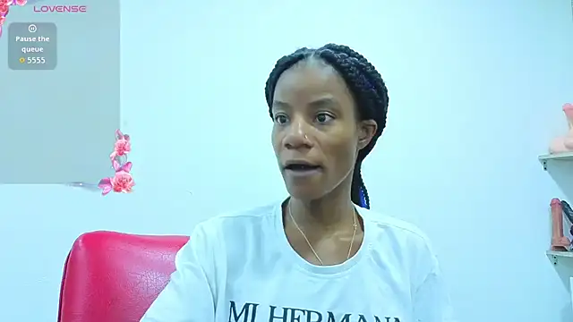 Snapshot of dafnnelewis chatting on 9, 7, 2026 dafnnelewis online show from 9, 7, 2026