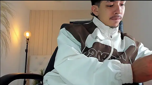 ISAAC CRYSTON online show from 28, 11, 2025