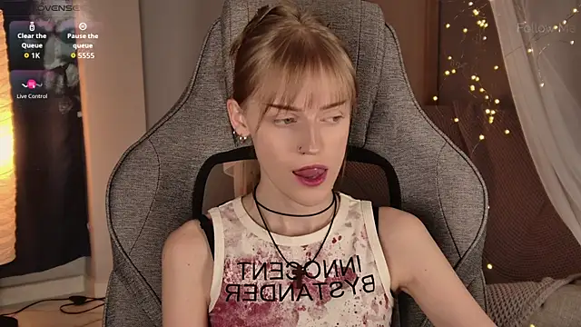 KiraMontoya online show from 22, 4, 2026