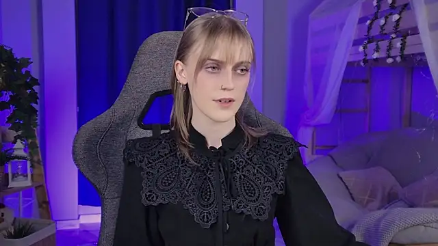 KiraMontoya online show from 7, 3, 2026