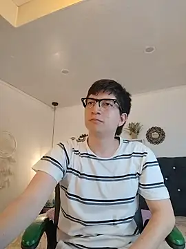 Golden-Boyy online show from 5, 10, 2025