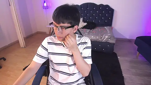 Golden-Boyy online show from 13, 9, 2025