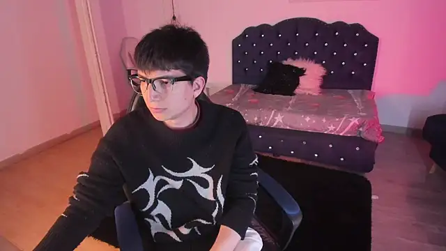 Golden-Boyy online show from 22, 9, 2025