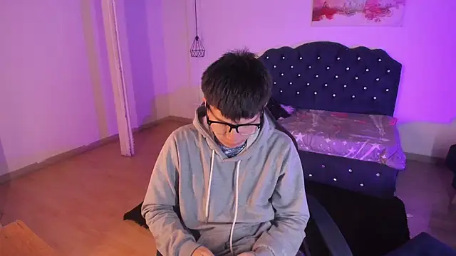 Golden-Boyy online show from 21, 9, 2025