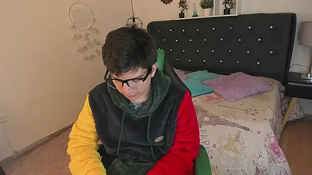 Golden-Boyy online show from 3, 10, 2025