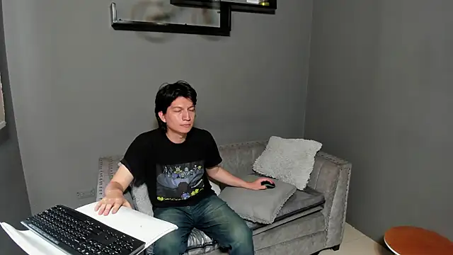 Golden-Boyy online show from 2, 3, 2025