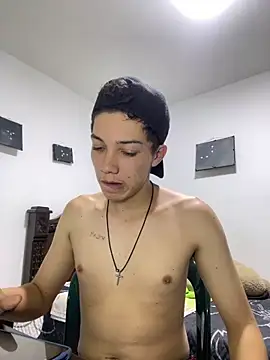 Snapshot of Gadiel_Sex chatting on 13, 10, 2025 Gadiel Sex online show from 13, 10, 2025