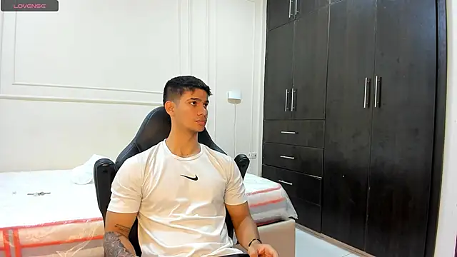 Snapshot of ANDRES_STUD chatting on 22, 4, 2026 ANDRES STUD online show from 22, 4, 2026