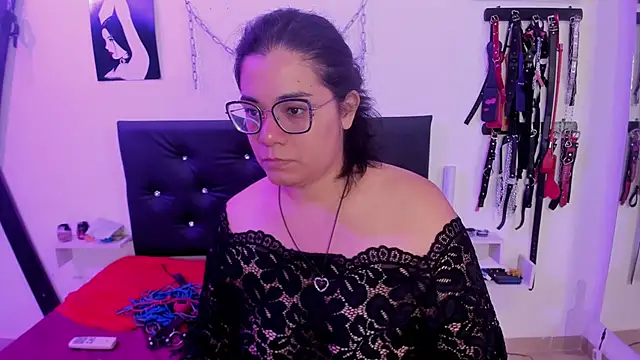 Julieta Carden  online show from 12, 3, 2026