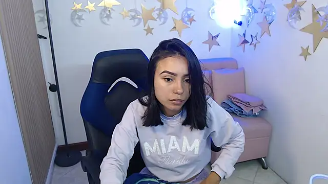 Snapshot of julieta_fn chatting on 30, 6, 2026 julieta fn online show from 30, 6, 2026