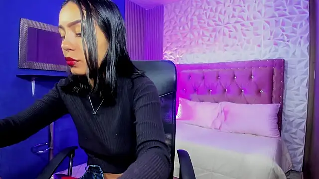 Snapshot of julieta_fn chatting on 3, 6, 2026 julieta fn online show from 3, 6, 2026