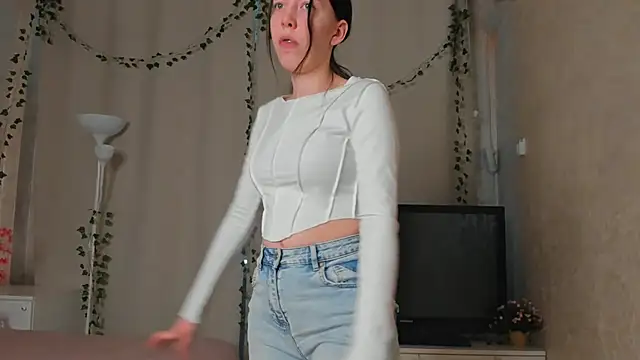 ErlinaBrabazon online show from 6, 2, 2025