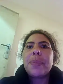 Snapshot of Reem123- chatting on 3, 12, 2025 Reem123- online show from 3, 12, 2025