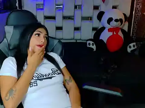 Natha and Sophia online show from 17, 2, 2025