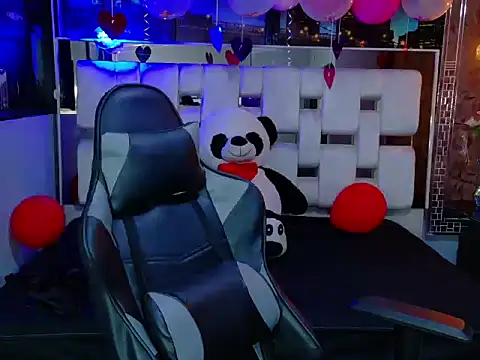 Natha and Sophia online show from 17, 2, 2025