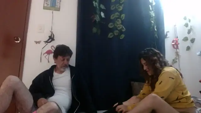 jeans and emma online show from 18, 3, 2025