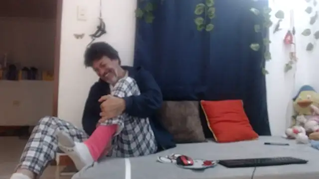 jeans and emma online show from 19, 3, 2025