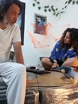 jeans and emma online show from 27, 10, 2025