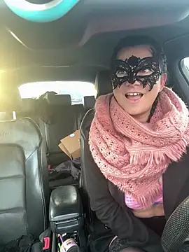 Loveblackzilla online show from 4, 12, 2025