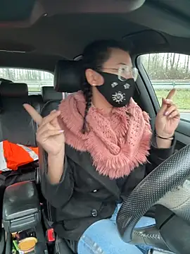 Loveblackzilla online show from 1, 12, 2025