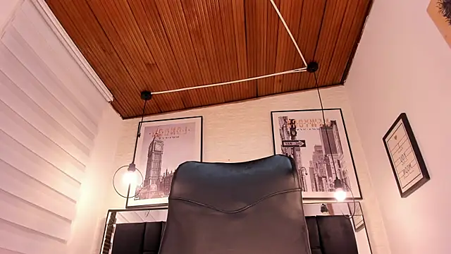 tylla  online show from 10, 10, 2025