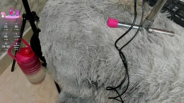 IVISBOUNCYASS online show from 19, 4, 2026