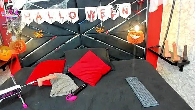 IVISBOUNCYASS online show from 31, 10, 2025