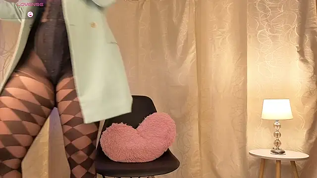 sophia dumont online show from 20, 10, 2025