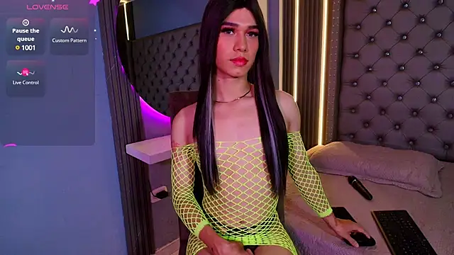  DANNA JONES online show from 6, 3, 2025