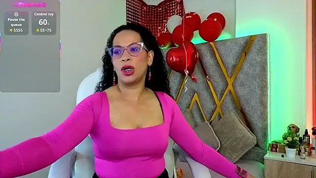 Cintiia Holmes online show from 5, 3, 2026