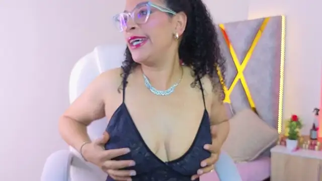 Cintiia Holmes online show from 31, 3, 2026