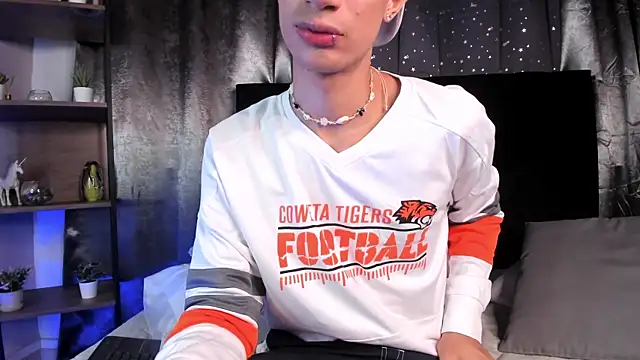 NovaaWheler online show from 12, 11, 2025