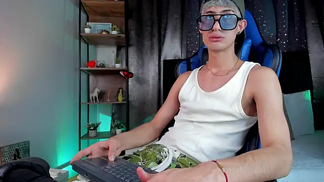 NovaaWheler online show from 19, 12, 2025