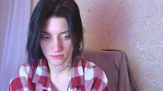 roxy riot  online show from 25, 2, 2025